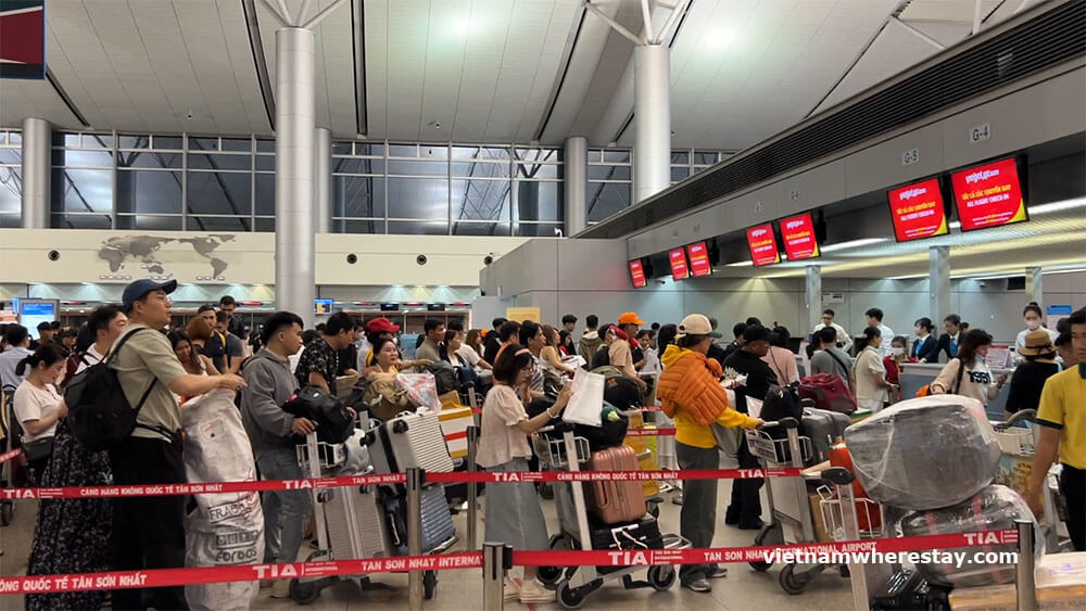 HCMC airport in a crowded day