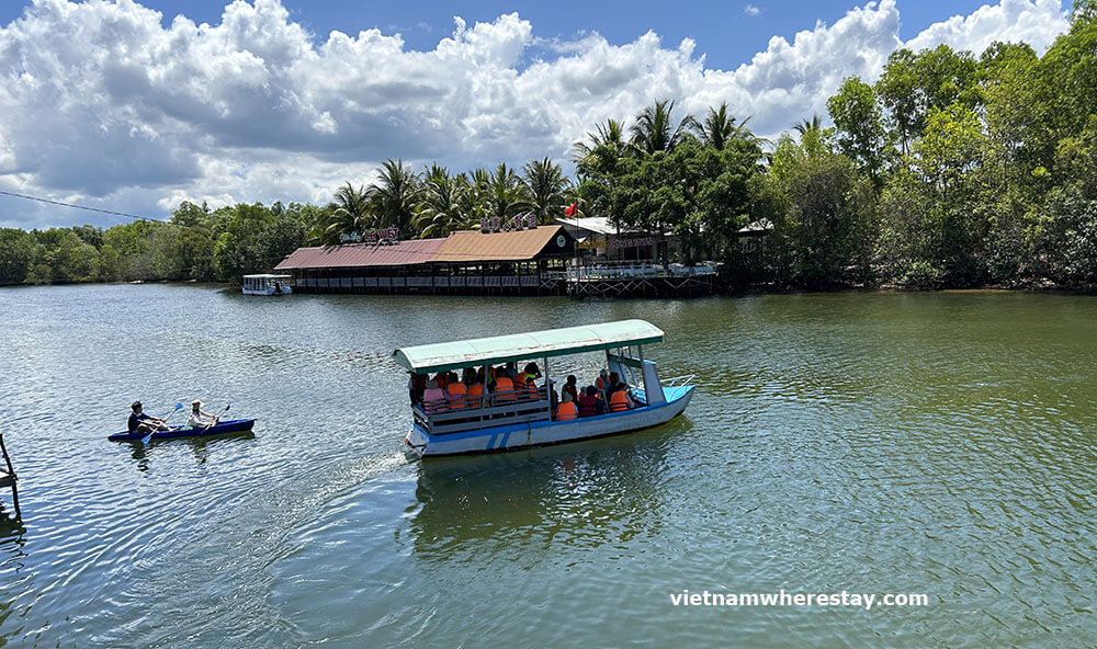 Kayak along Cua Can River