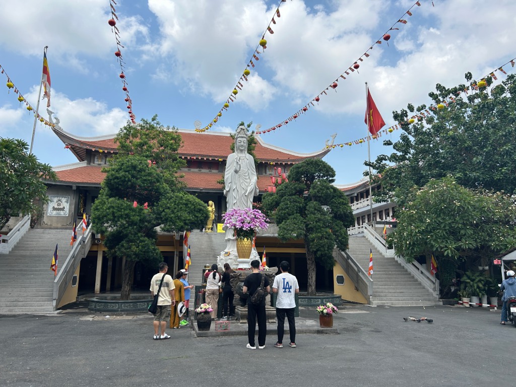 Vinh Nghiệm pagoda