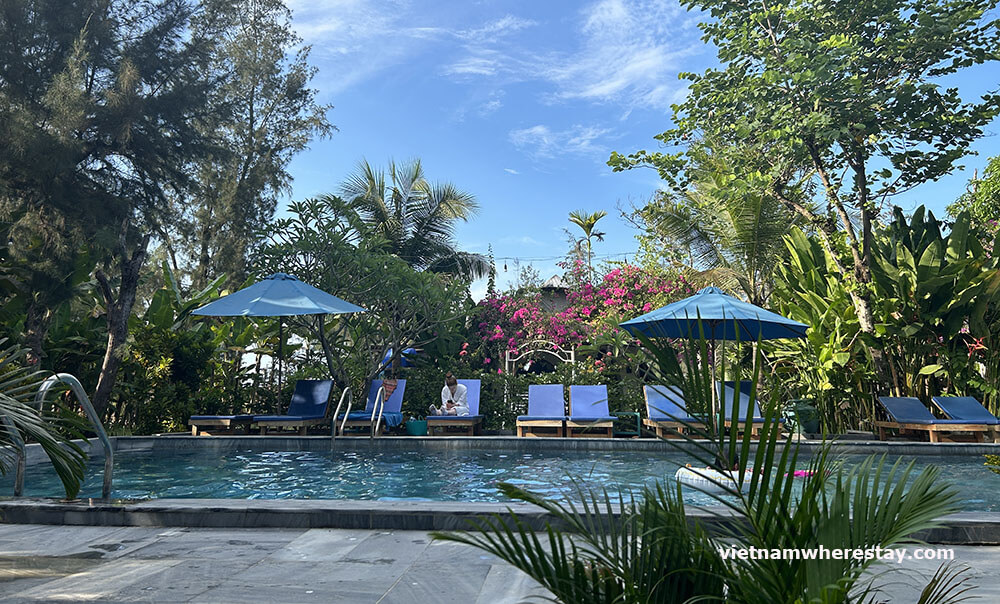 AIRA Boutique swimming pool