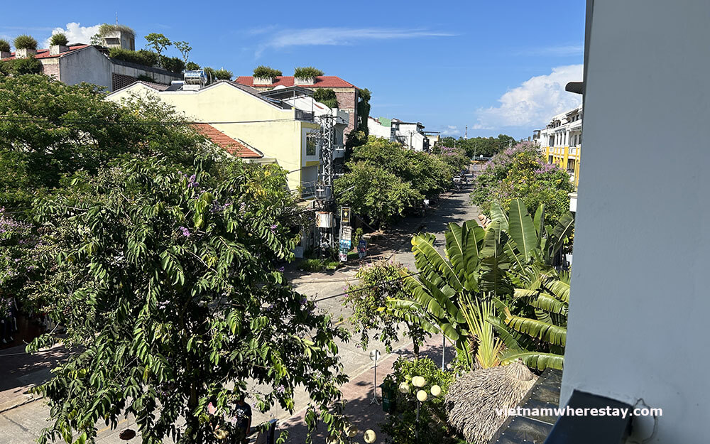 Dao Duy Tu street from my hotel's balcony