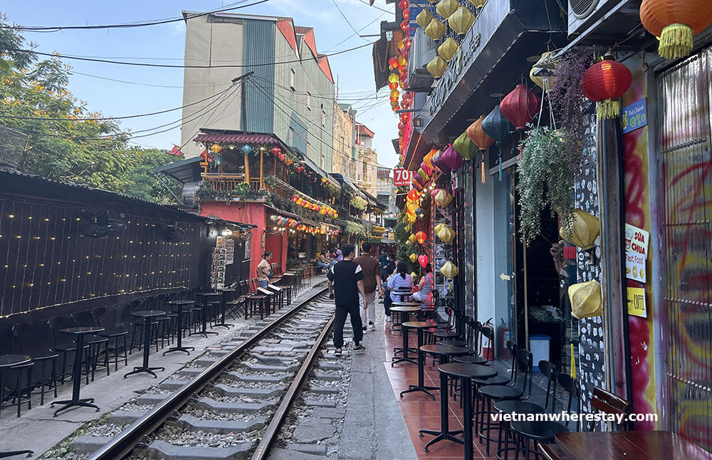 Hanoi train street