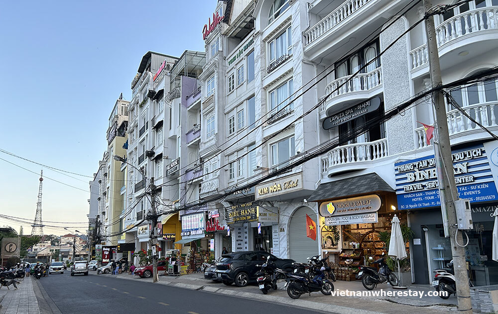 Lots of hotels near Dalat night market