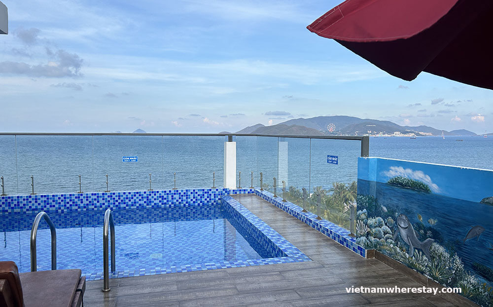 Swimming pool at Aruza Gold Hotel