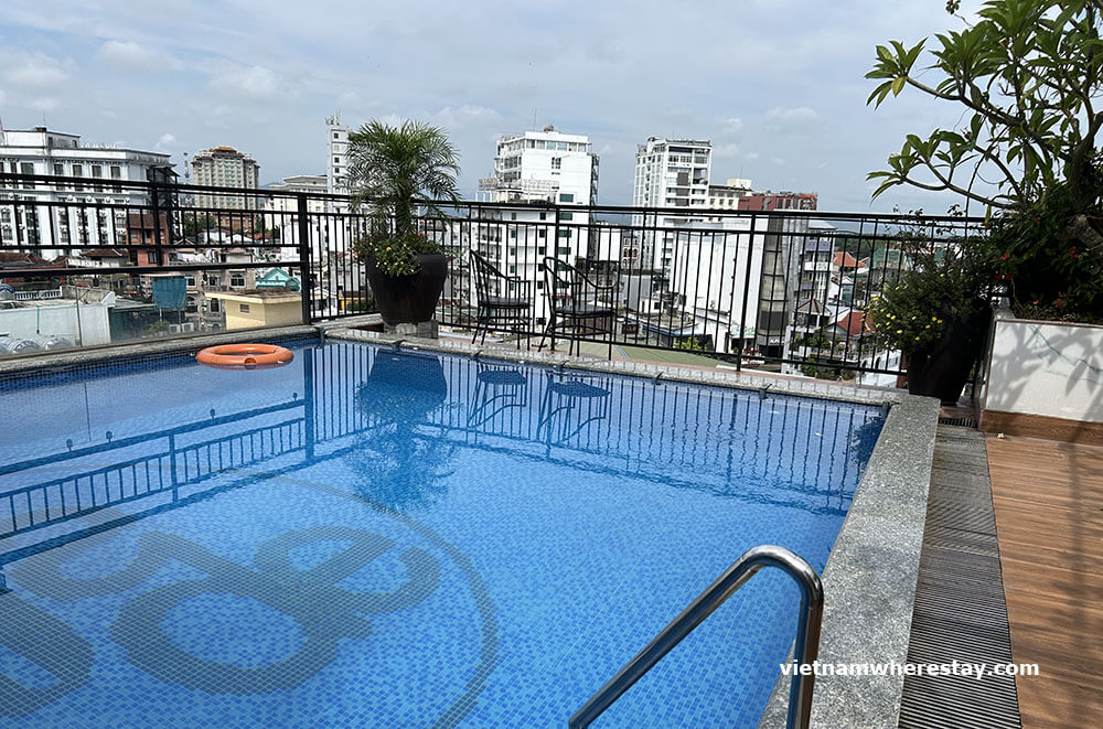 Swimming pool at Jade Scene