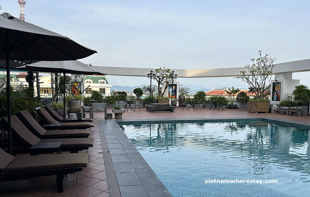 Swimming Pool at White Lotus