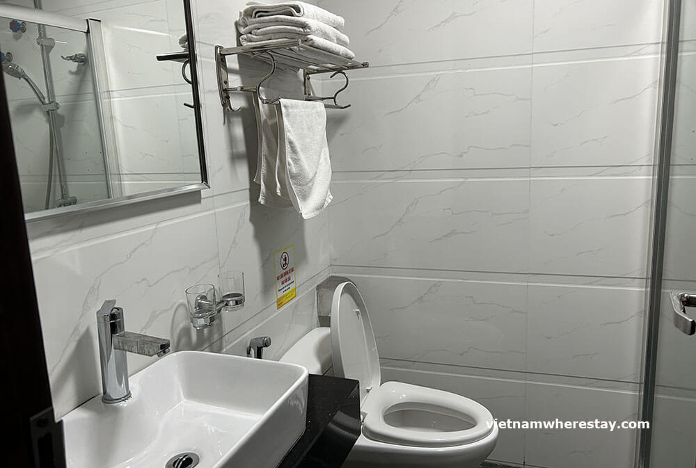 The West Hotel bathroom