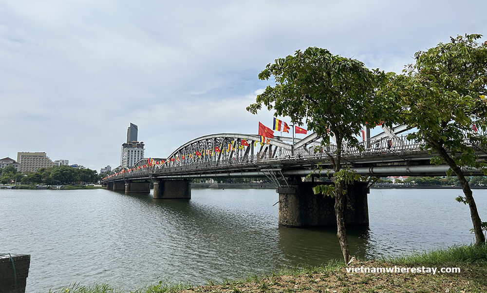 Truong Tien Bridge