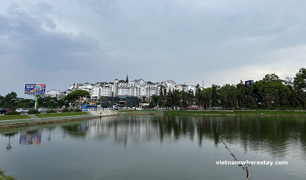 Xuan Huong Lake