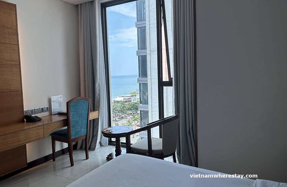 Mandila Beach Hotel