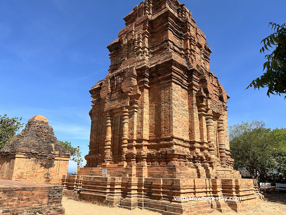 Po Shanu Cham Towers