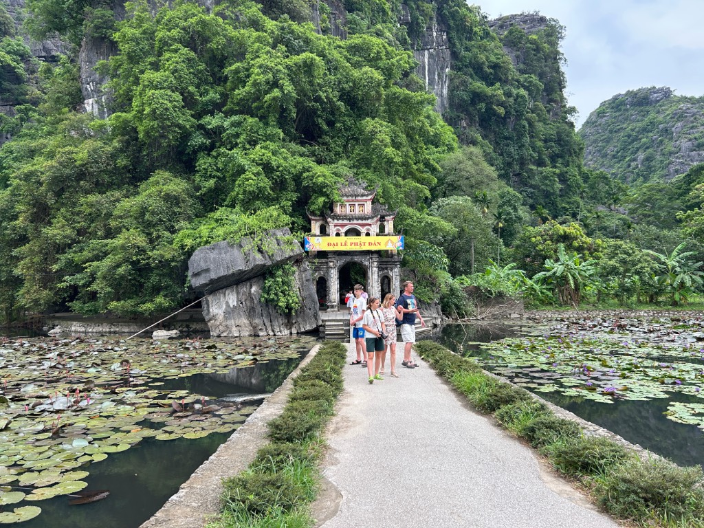 Bich Dong pagoda