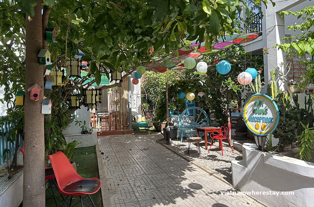 Entrance to May Bungalow