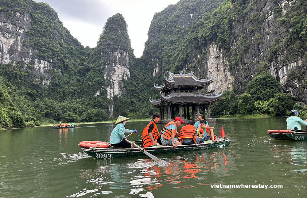 Trang An Temple