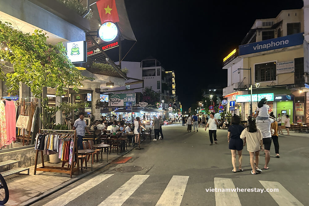 Hue Walking Street