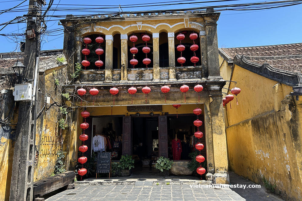 Lots of lantern in Old Town