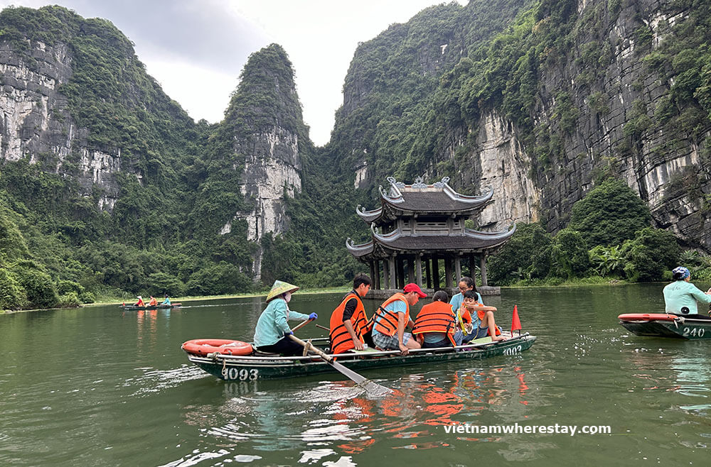 Ninh Binh Trang An boat tour