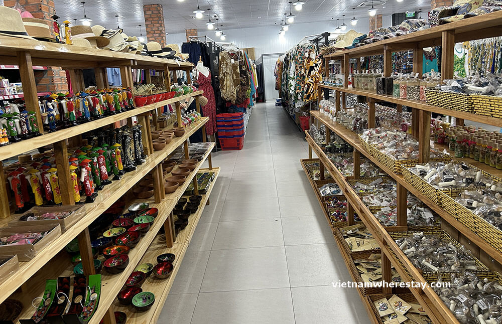 Kingkong mart on Tran Hung Dao Street