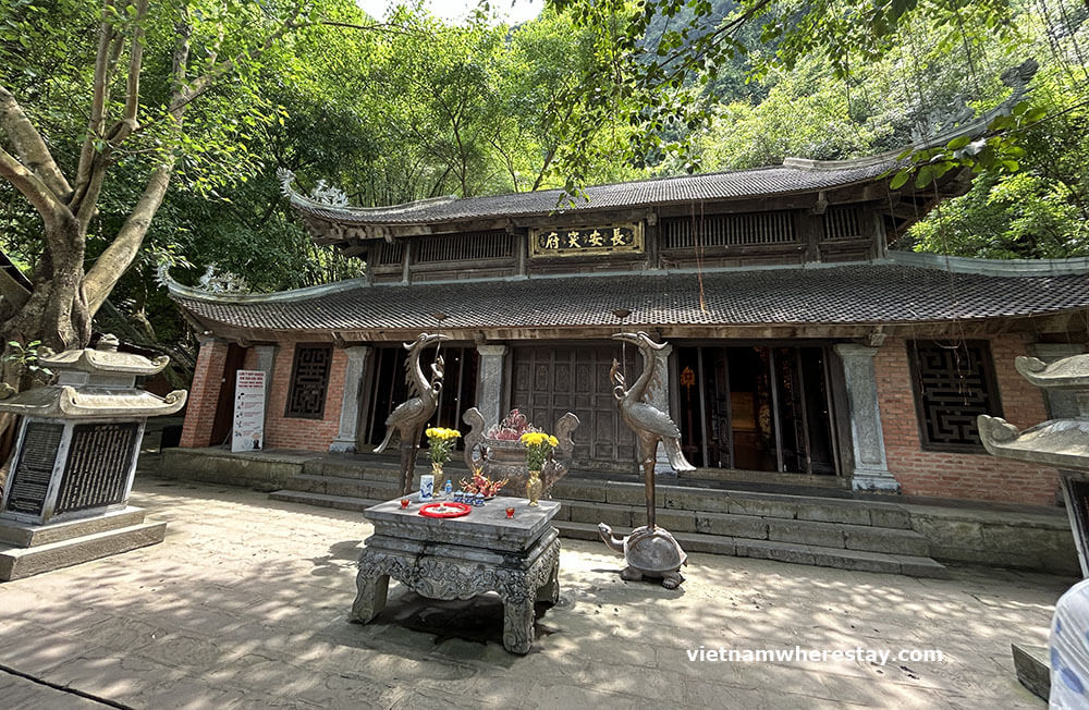 A temple in Trang An