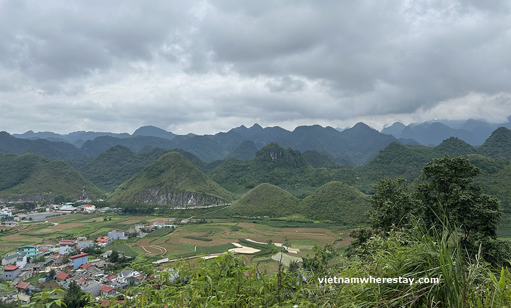 Twin mountains Tam Son