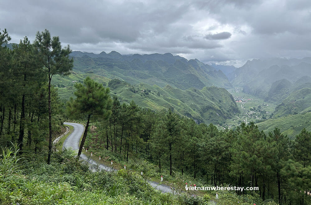 Winding roads in Yen Minh
