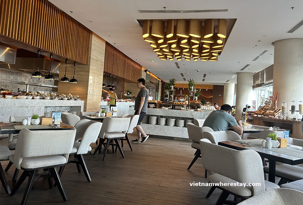 Breakfast buffet area in Seashells