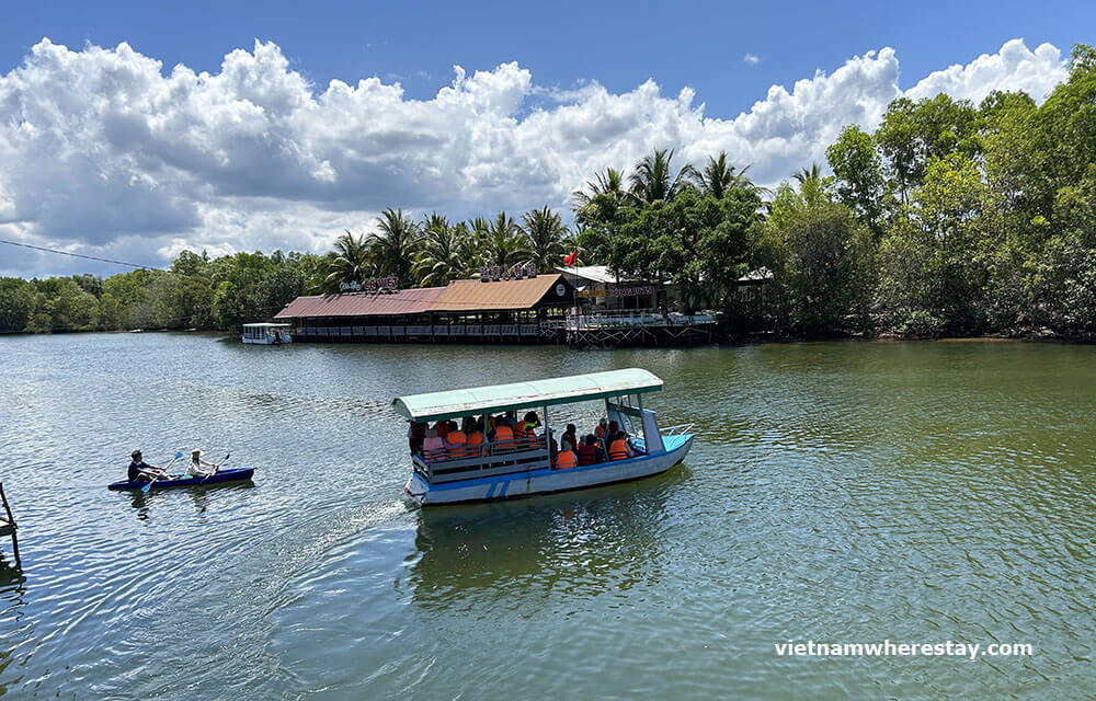 Cua Can river near Ong Lang Beach