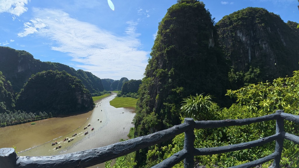 Khe Gioi Tam Coc