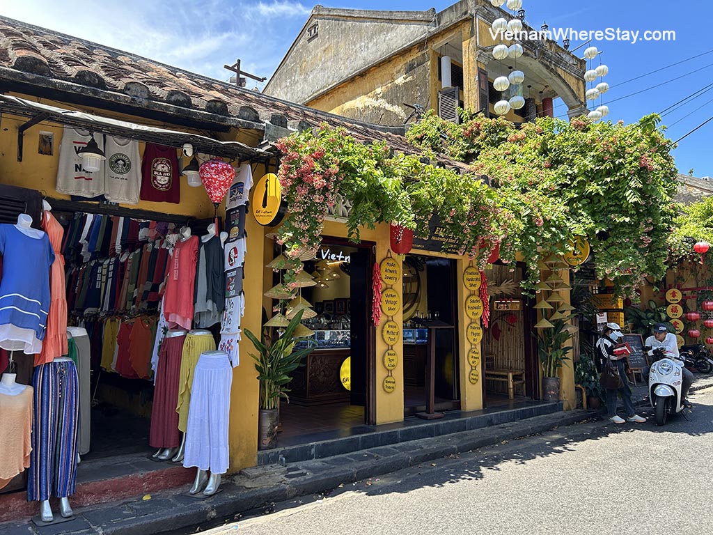 Tailor shops in Hoi An