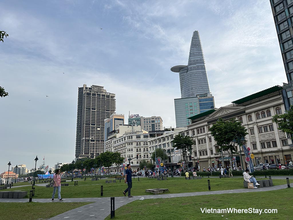 Bach Dang River Park