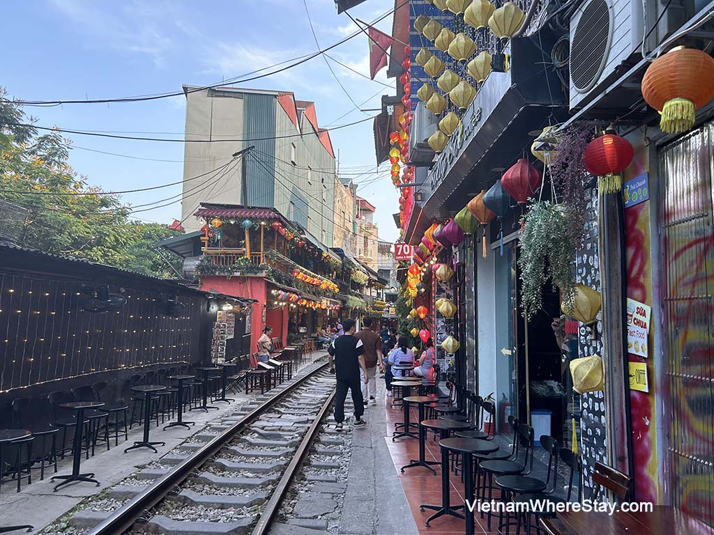 Hanoi train street