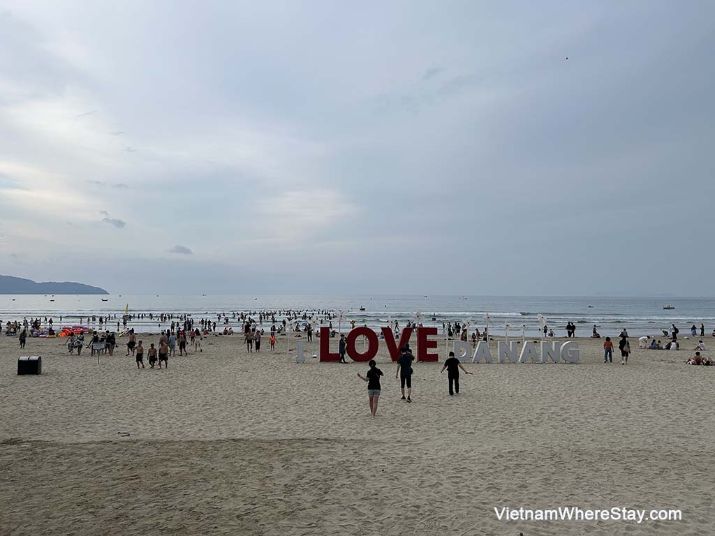 Da Nang Beach sign