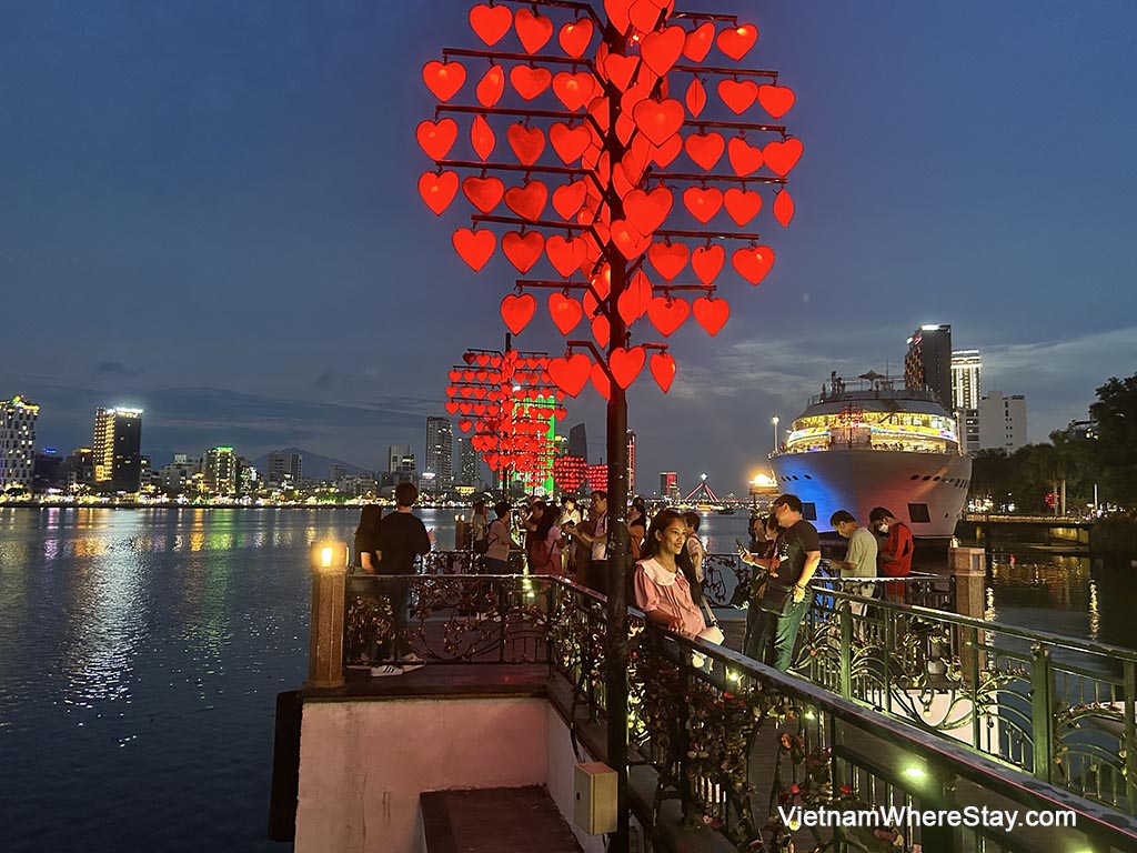 Love Bridge at night
