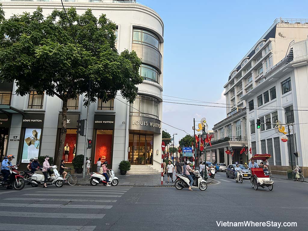 Luxury shops in French Quarter