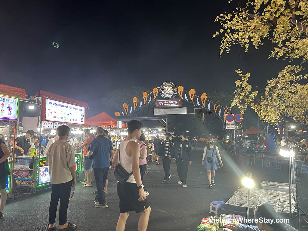 Son Tra Night Market