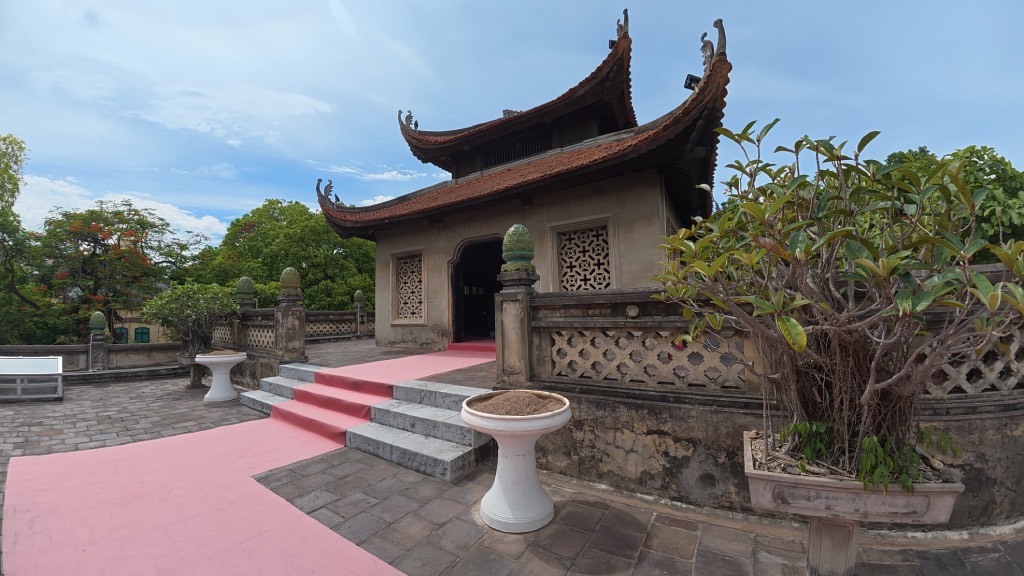 Pagoda on top of the North Gate