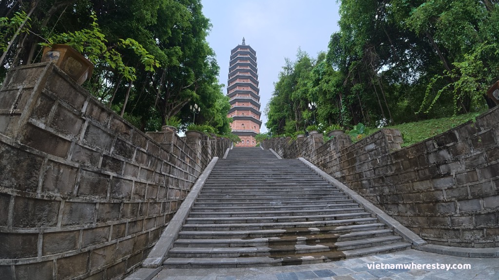 Bao Thien Stupa
