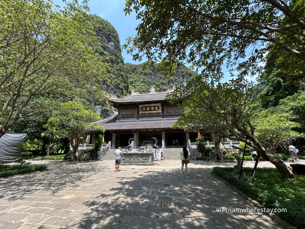 Suoi Tien Temple Trang An