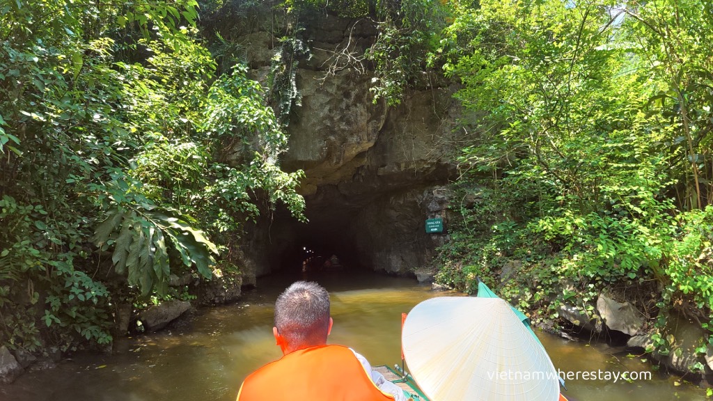 Van Cave Trang An