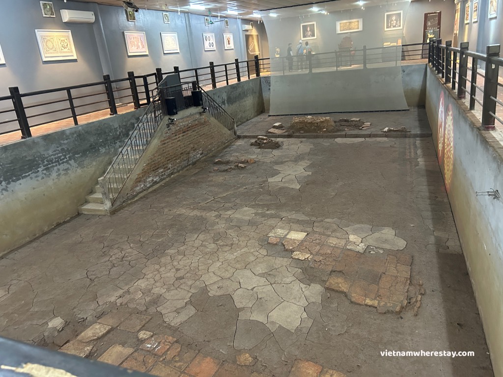 Foundation of Dinh Le's royal Palaces